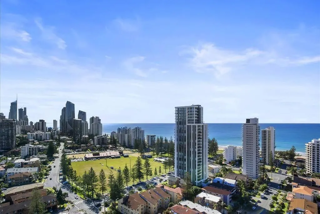 Broadbeach Elegant Apartment With Views! Gold Coast Australia