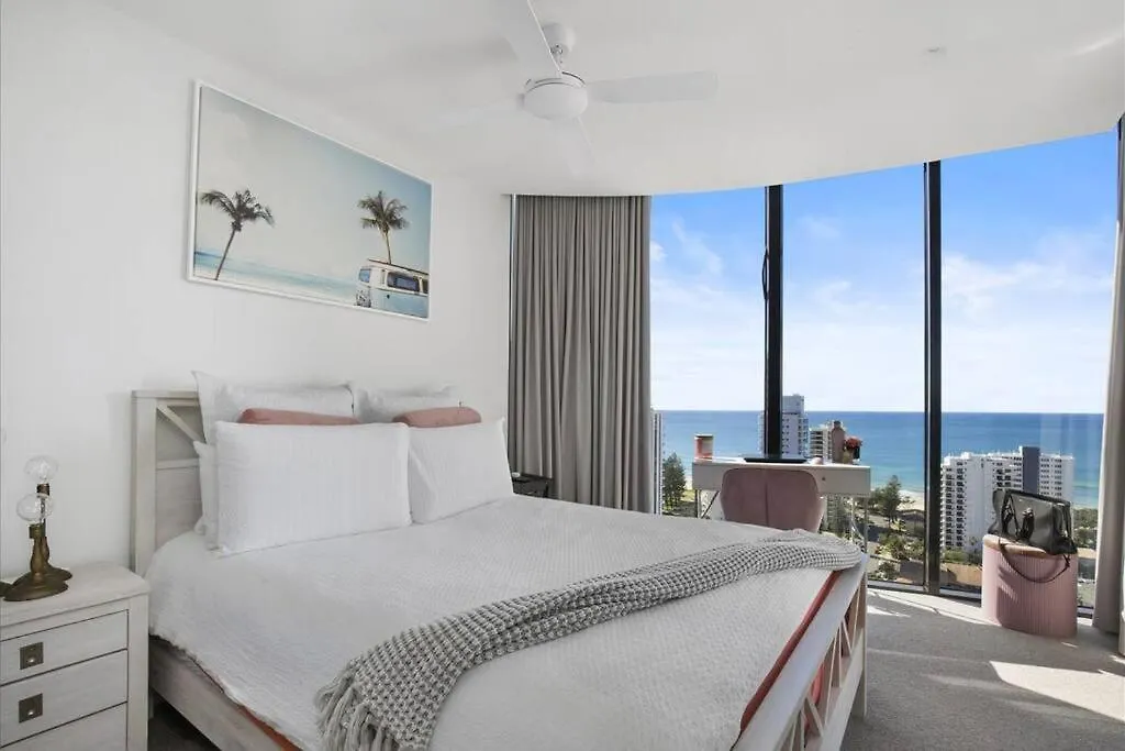 Broadbeach Elegant Apartment With Views! Gold Coast